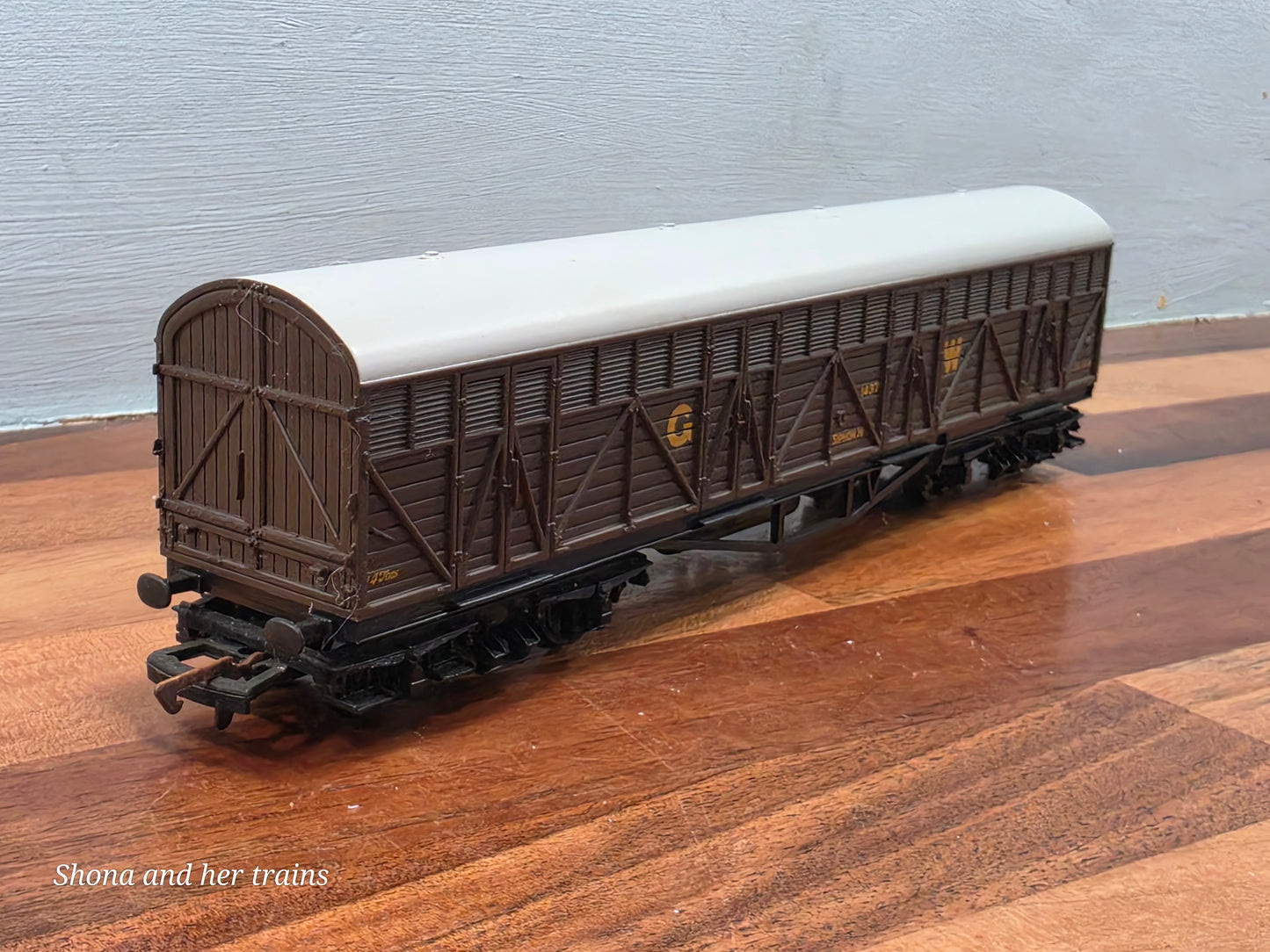 Dapol GWR Siphon H 1437 milk van