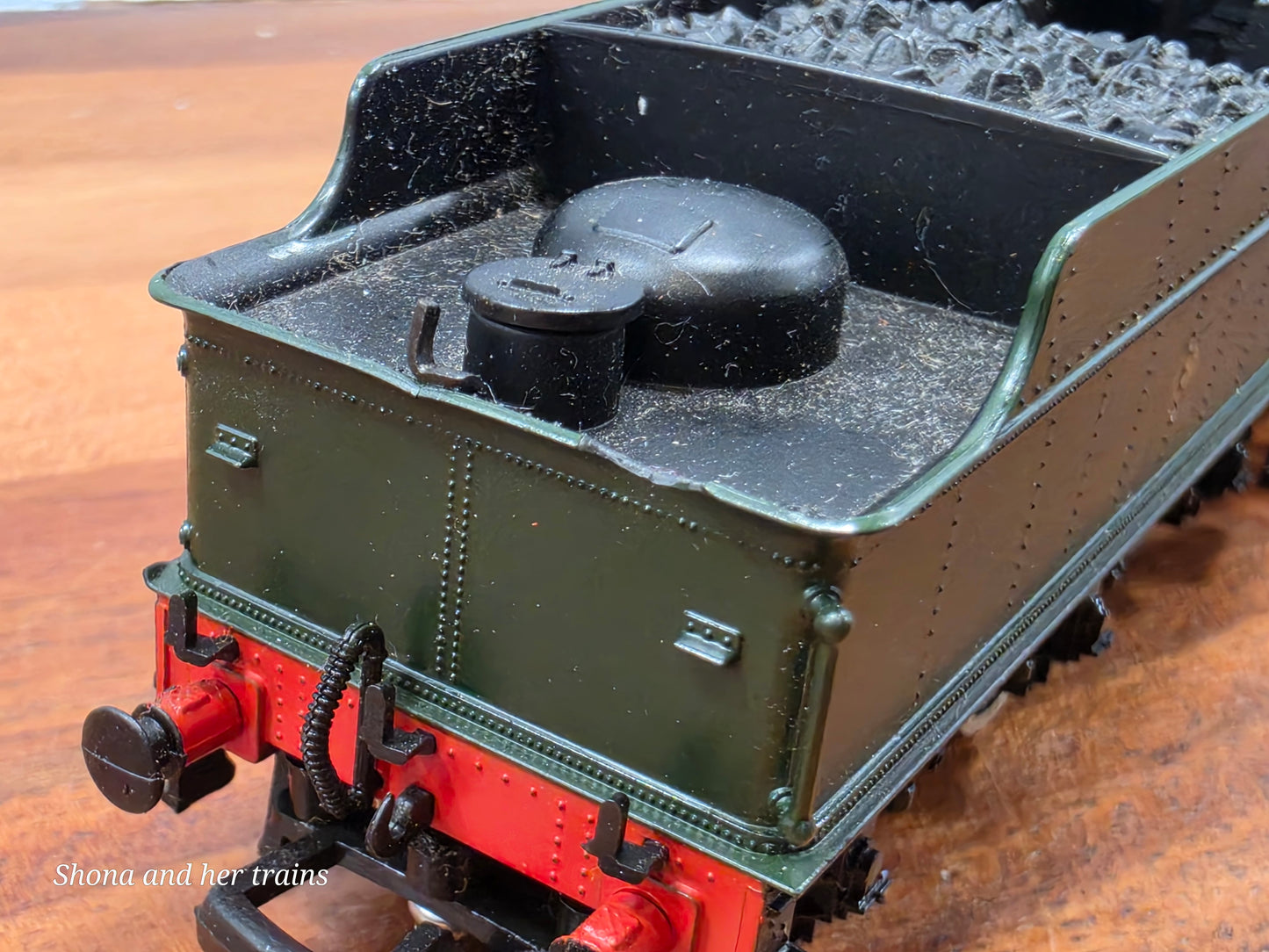 Mainline OO Gauge Hinton Manor 7819 4-6-0 Manor class GWR Green 37-078