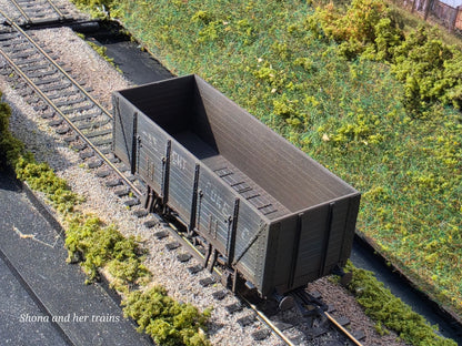 Mainline OO Gauge 20T wooden mineral wagon gas light and coke 937394 - Weathered