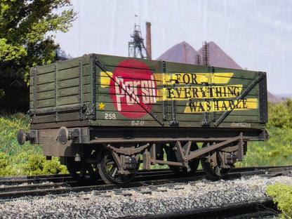 Mainline OO Gauge 7 plank wagon Persil 37-128 - Weathered