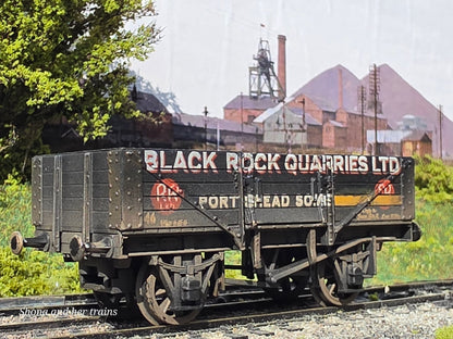 Mainline OO Gauge 5 plank Black rock quarries ltd 37455 - Weathered
