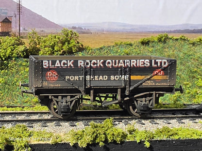 Mainline OO Gauge 5 plank Black rock quarries ltd 37455 - Weathered