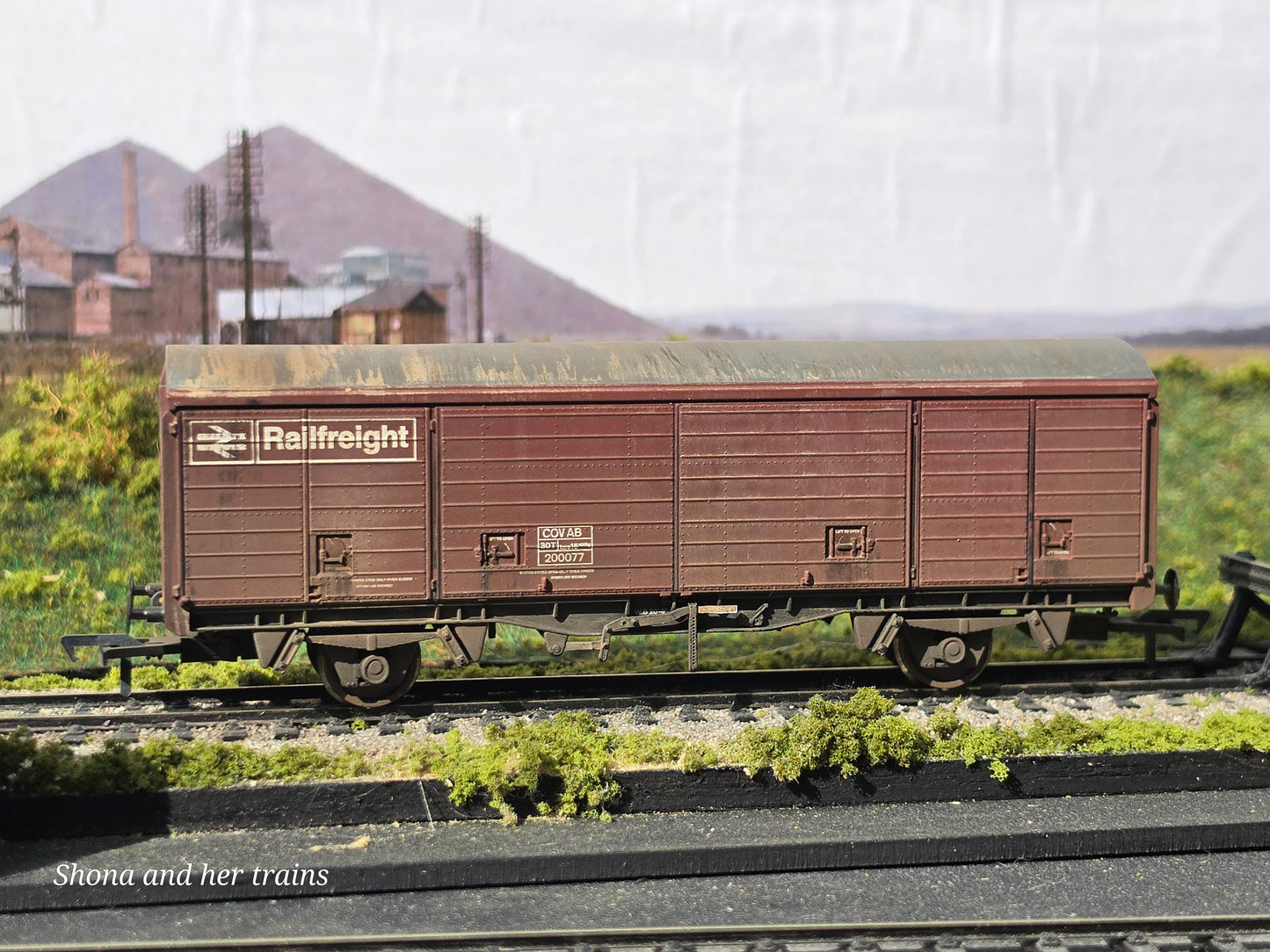 Bachmann OO Gauge 38-141 29Ton - Weathered