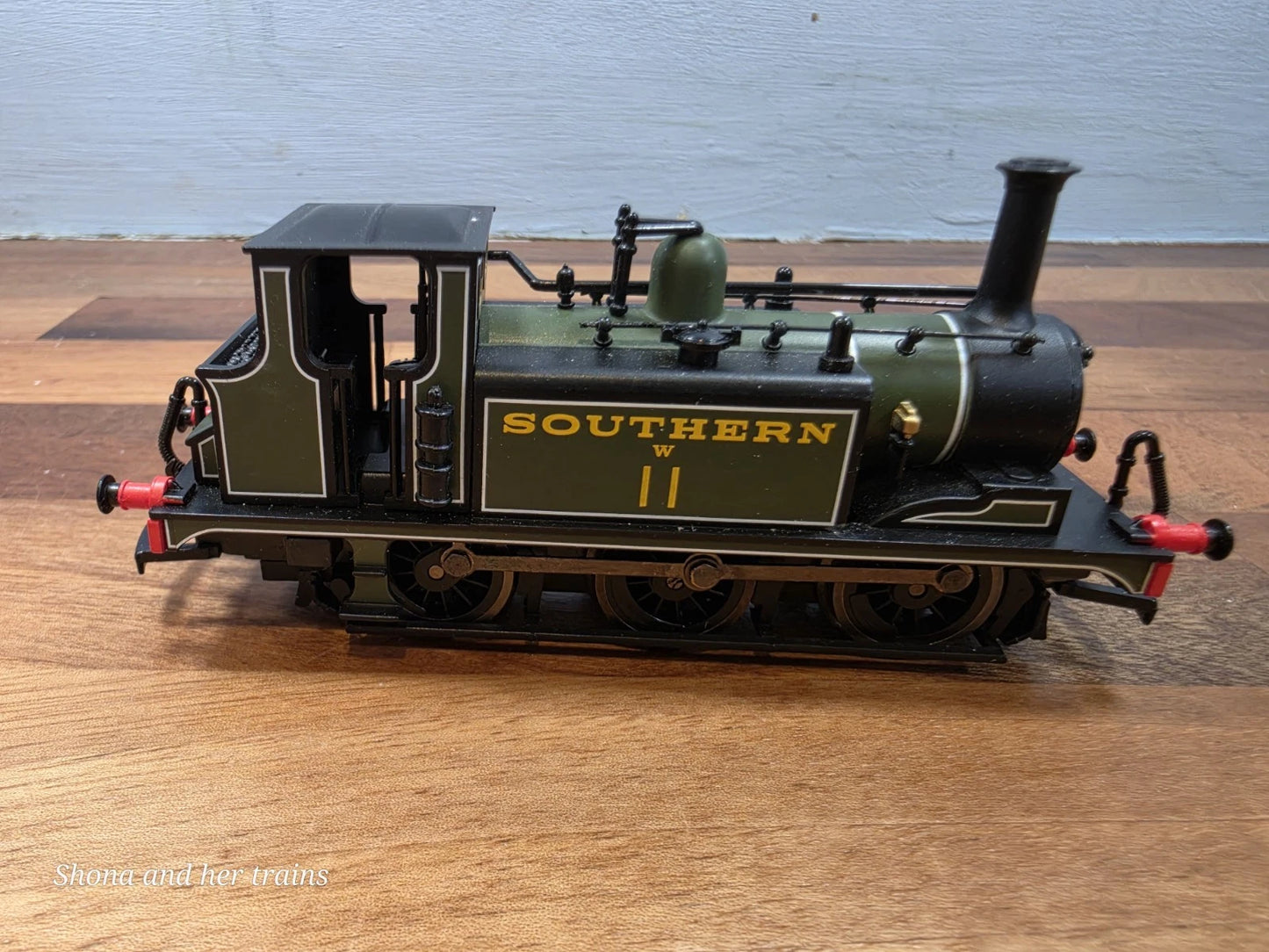 OO Gauge Hornby R2100 SR 0-6-0 Terrier No.11 DCC FITTED Prodigy Advance