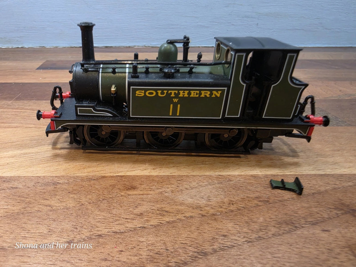 OO Gauge Hornby R2100 SR 0-6-0 Terrier No.11 DCC FITTED Prodigy Advance