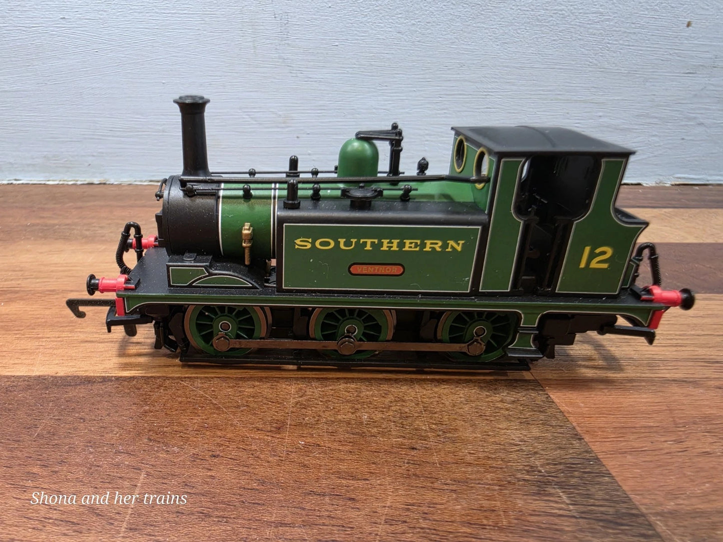00 Gauge Hornby R2443 SR 0-6-0 Terrier locomotive No. 12 VENTNOR