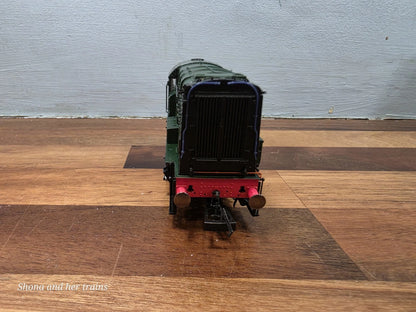 OO Gauge Hornby R2872 BR Green Class 09 number D3721
