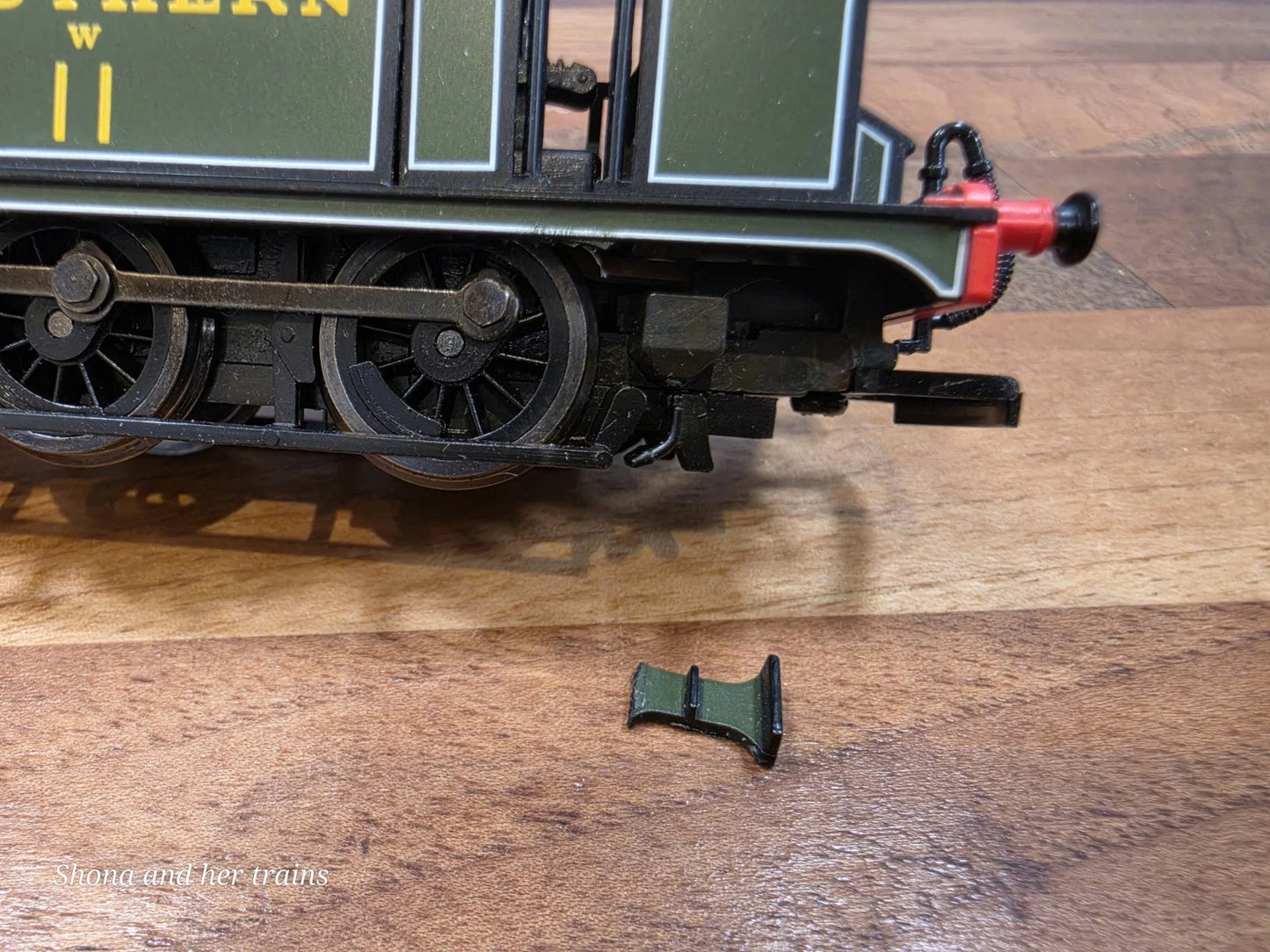 OO Gauge Hornby R2100 SR 0-6-0 Terrier No.11 DCC FITTED Prodigy Advance