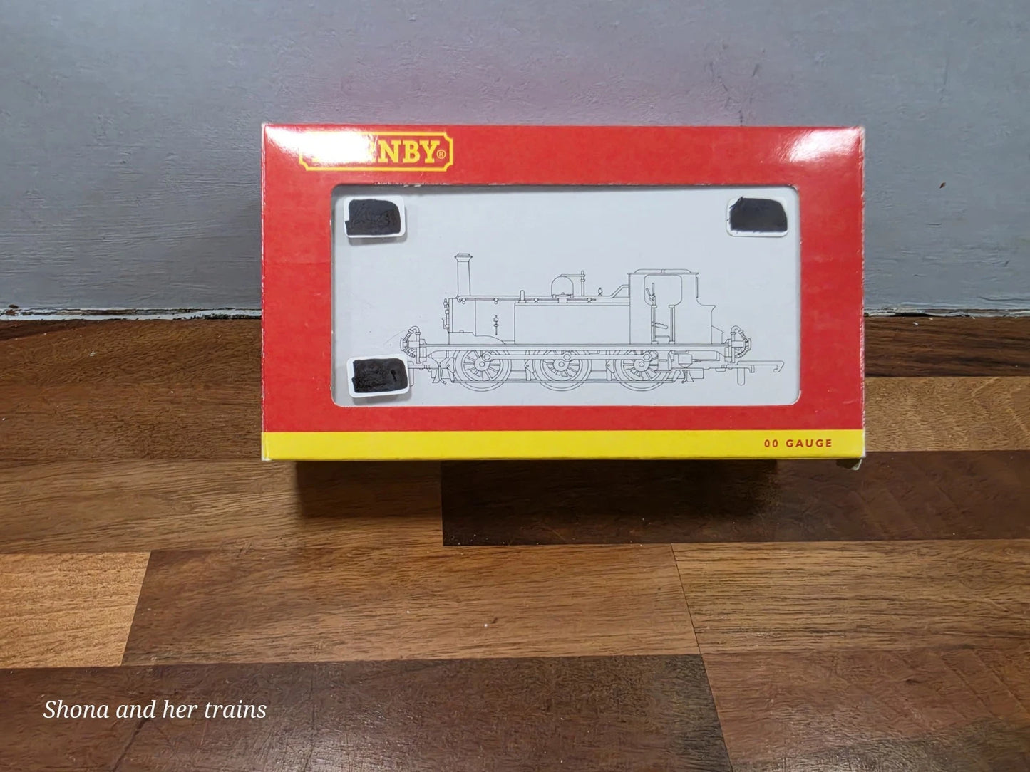 OO Gauge Hornby R2407 SR 0-6-0 Terrier Locomotive 'Carisbrooke No.13'