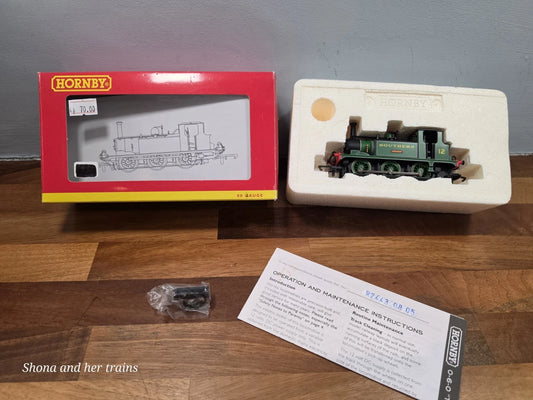 00 Gauge Hornby R2443 SR 0-6-0 Terrier locomotive No. 12 VENTNOR